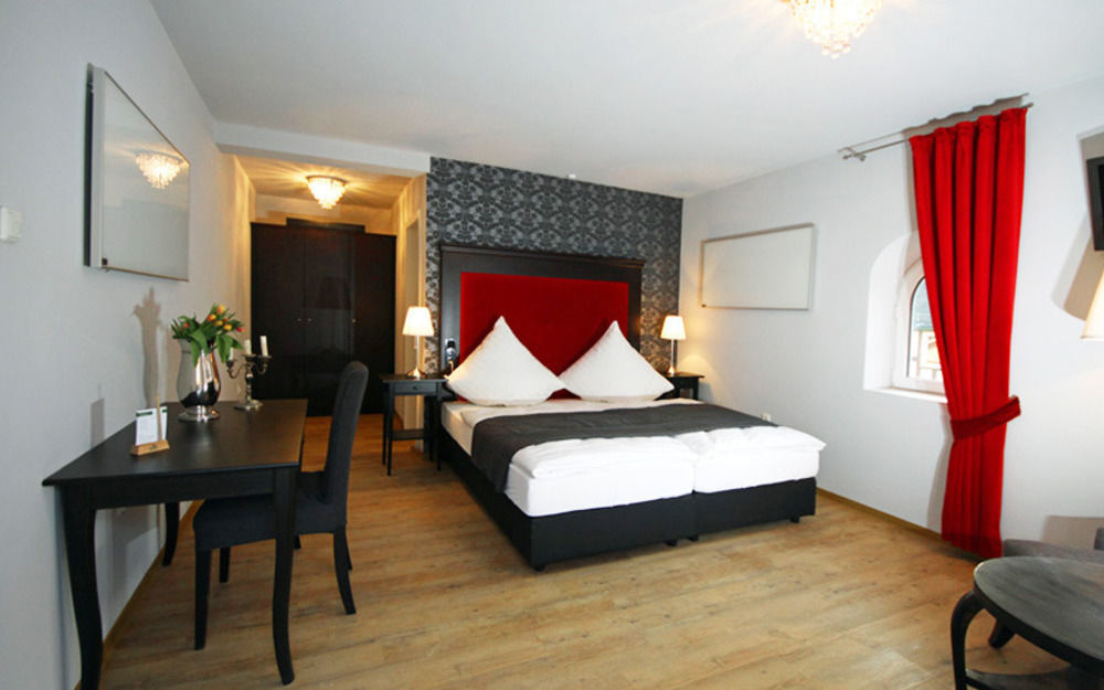 Hotel Restaurant Lindenhof 3*